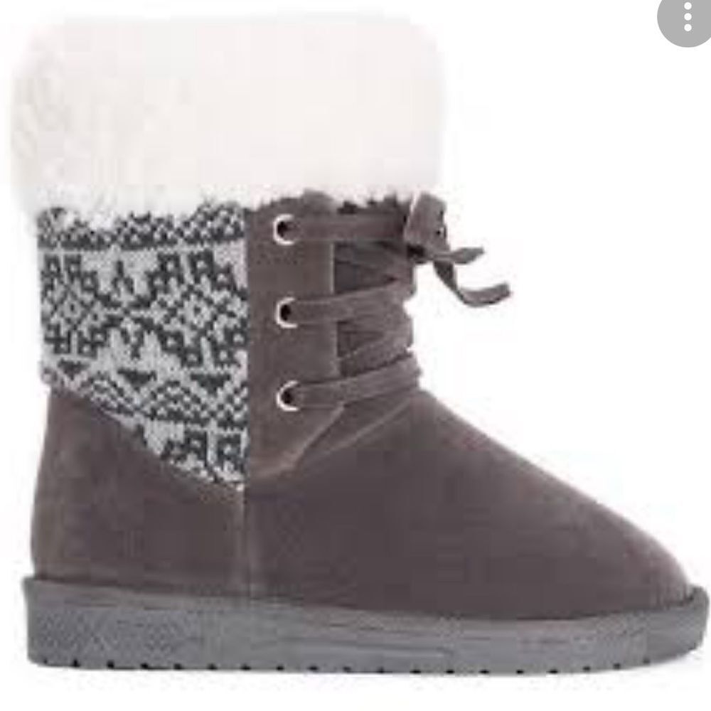 Muk Luks Melba Sweater Winter Boots Grey 7 Lace Fuzzy Warm Streetwear
